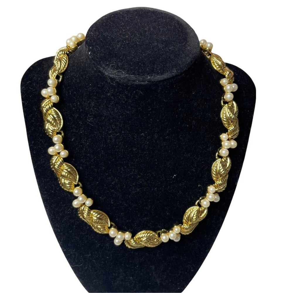 Gold Tone Leaf Leaves & Pearl Cluster Necklace 20” Length Hook Closure